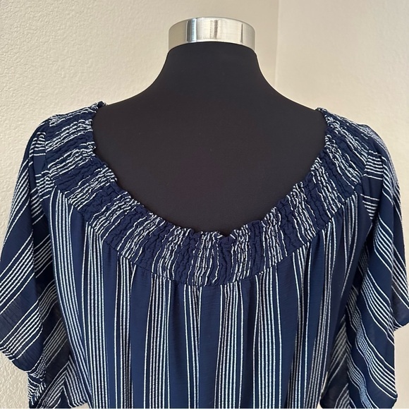 Abercrombie & Fitch off the shoulder Crop Navy blue striped blouse - Picture 11 of 14